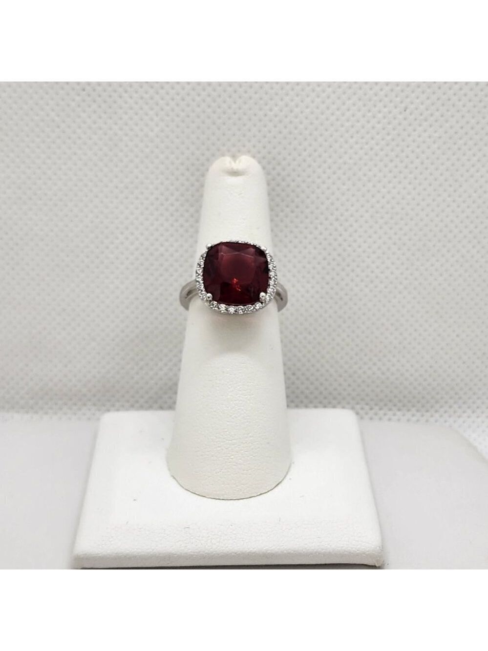 Brand New Sterling Silver 925 Red Gemstones Ring